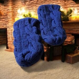 Slippers hand 🧶 knit royal blue. Size 9/13 warm cozy